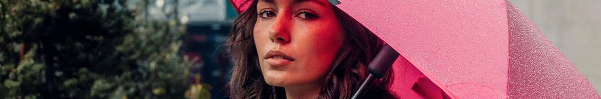 Blunt premium New Zealand umbrella brand banner featuring sleek durable wind-resistant design and innovative RTS technology