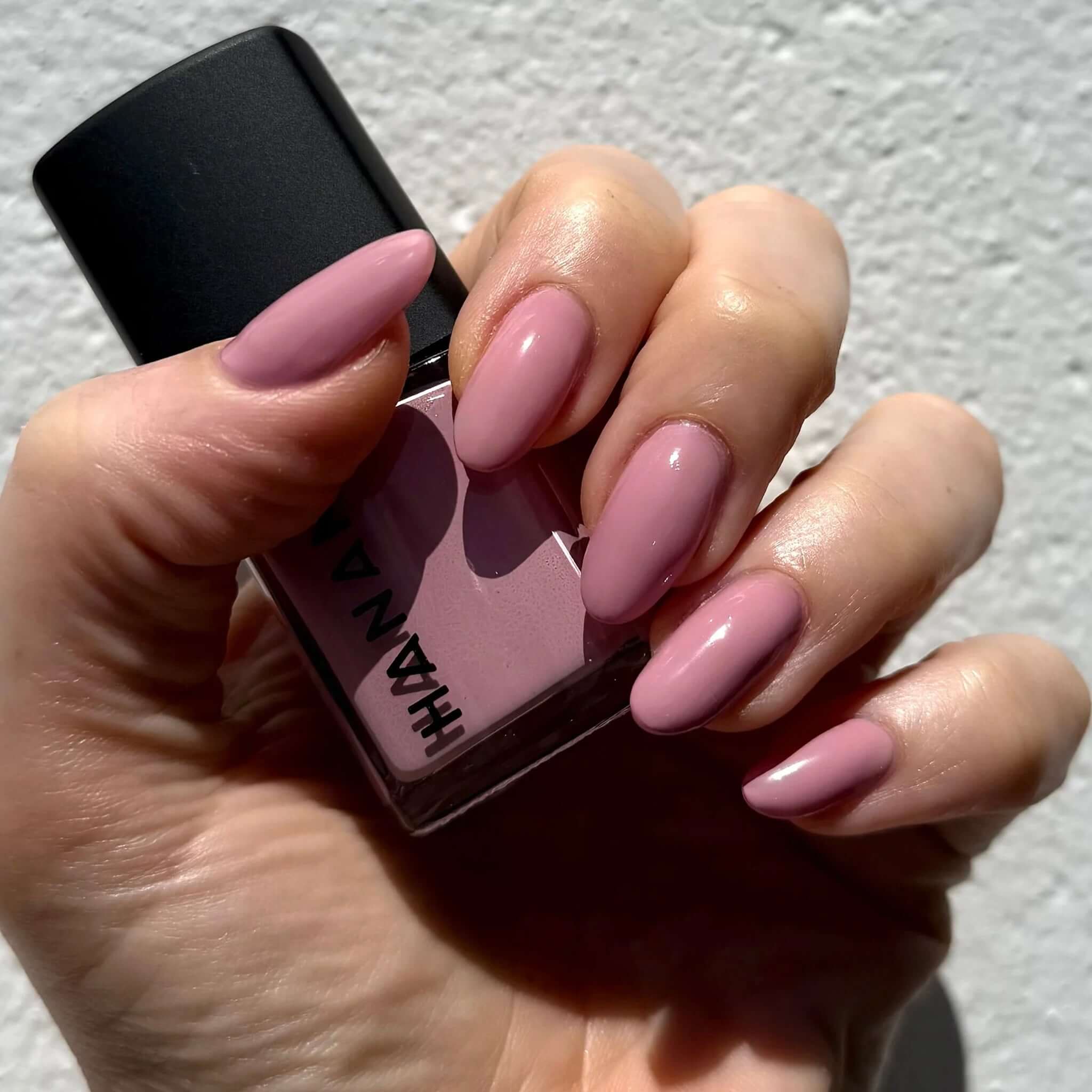 Alt Tag: Hanami Plant Based Nail Polish - Dear Prudence dusty rose vegan 21-free breathable plant-based nail colour swatch