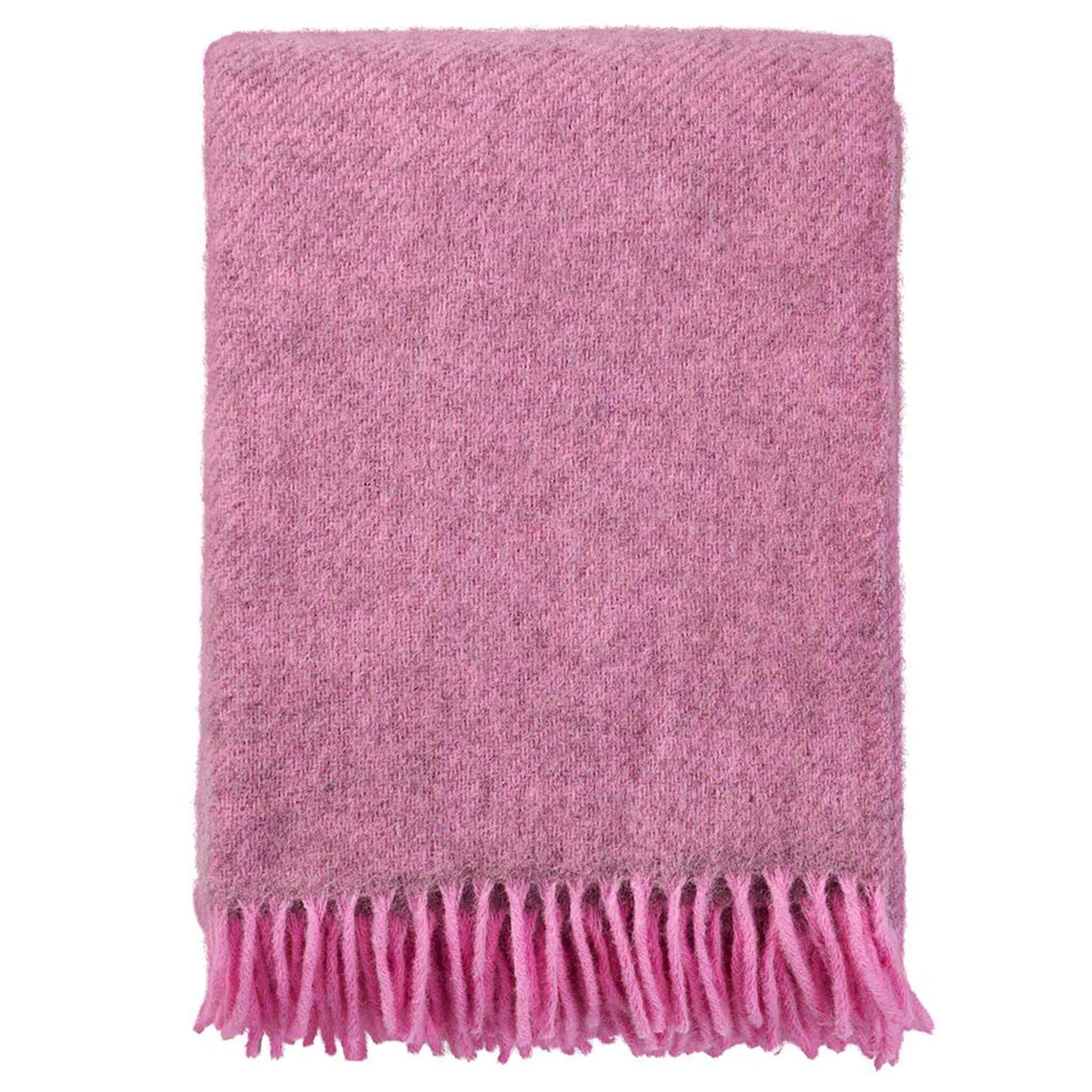 Klippan Yllefabrik Gotland Wool Throw - Pink, soft lambswool blend throw blanket with fringe, perfect for cozying up.