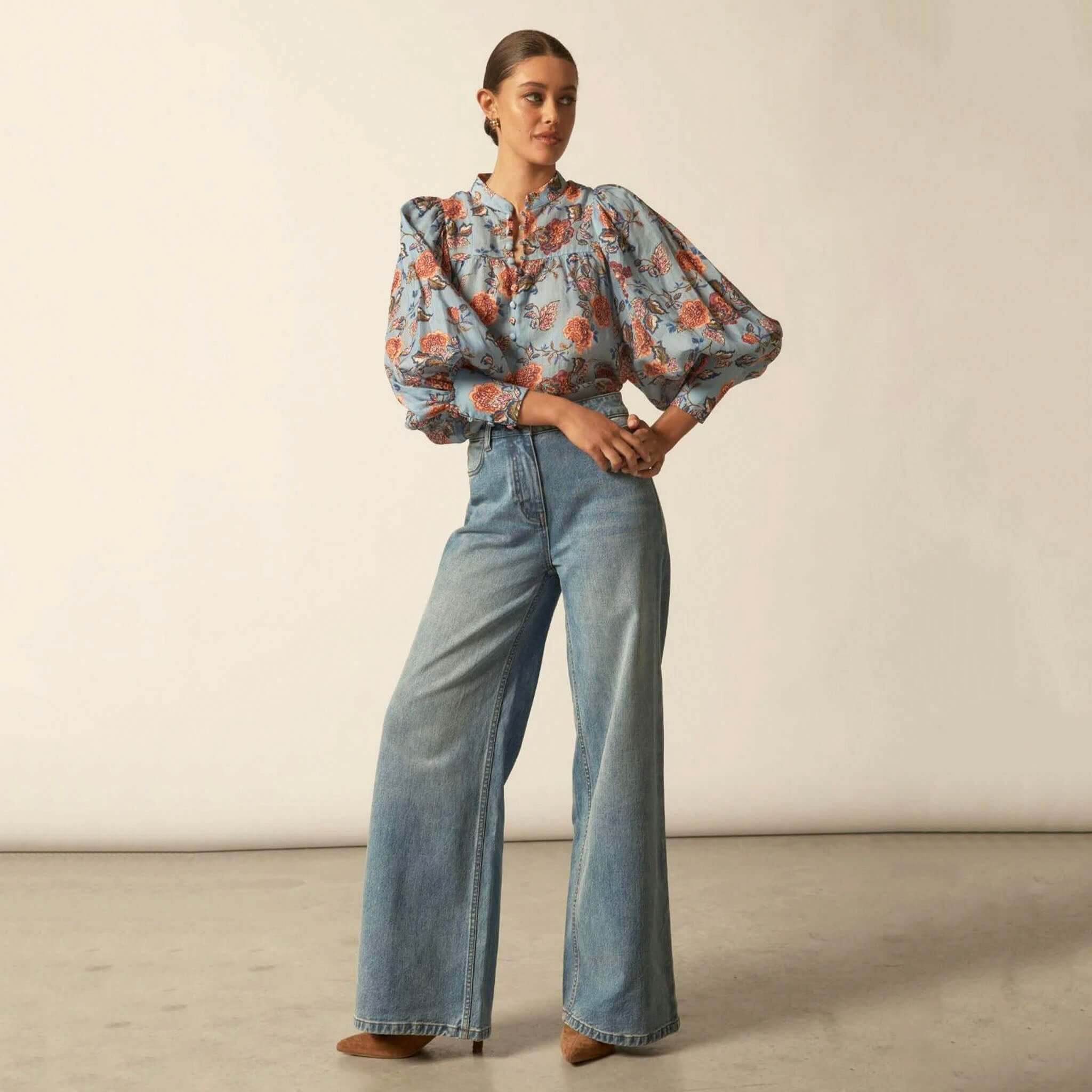 Alt Tag: Zoe Kratzmann Vista Top - Twilight Bloom floral ramie blouse with mandarin collar, blouson sleeves and deep cuffs on model