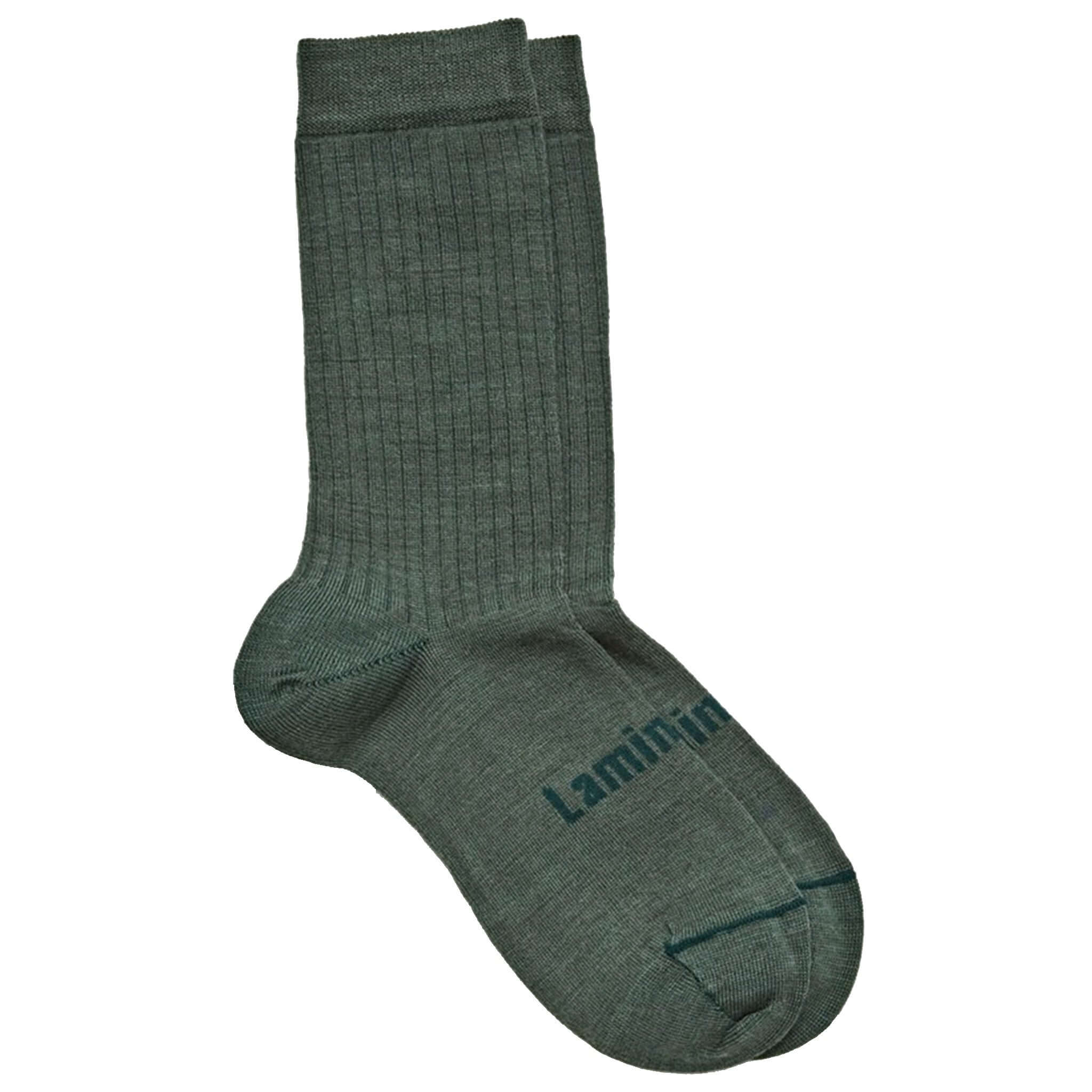 Lamington Merino Adult Crew Socks - Tuatara in green ribbed design for men and women, made of 70% Merino wool.