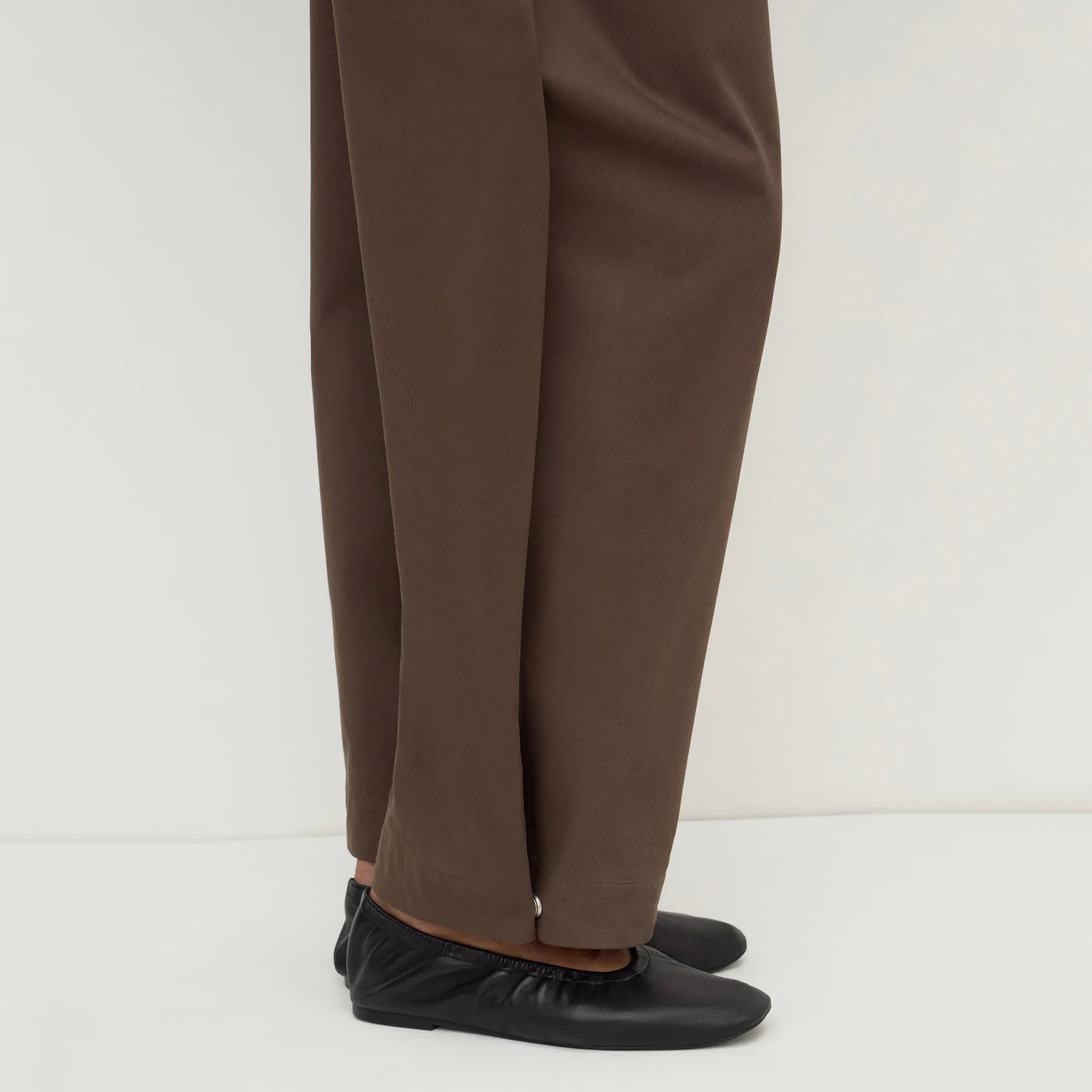 Assembly Label Jasmine Cotton Adjustable Barrel Leg Pants - Military