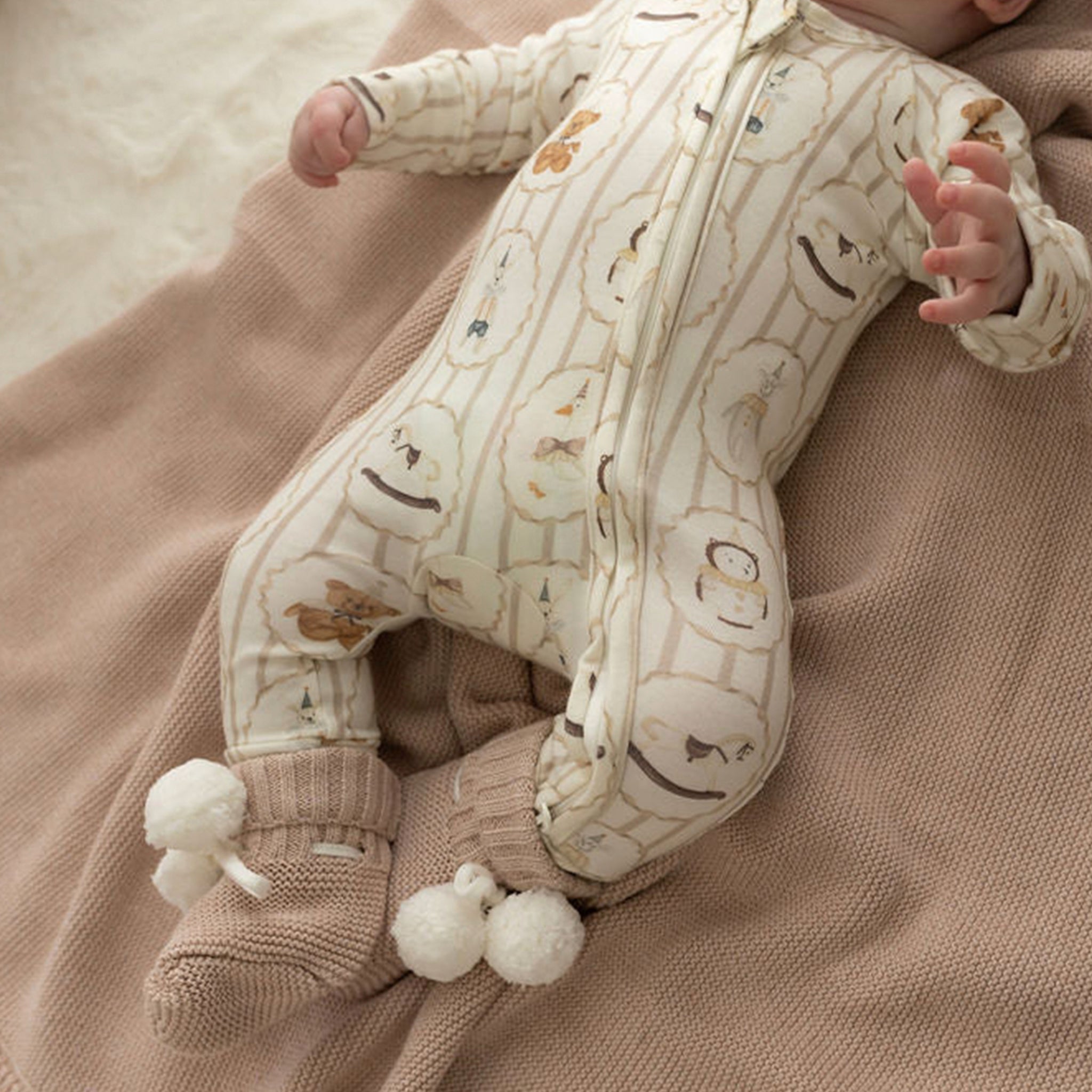 Confetti Kidz Baby Knit Booties - Biscotti Poms