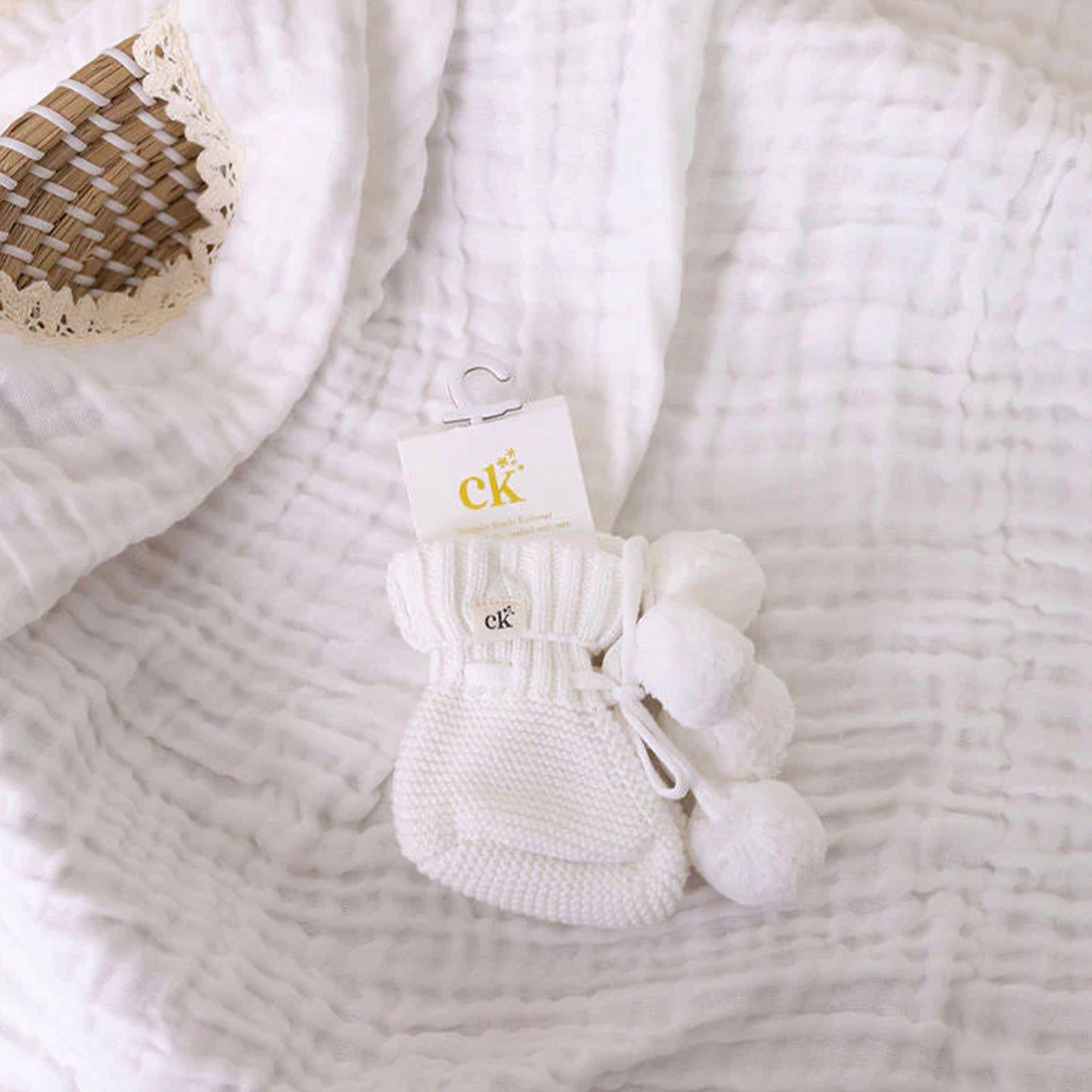 Confetti Kidz Baby Knit Booties - Milk Poms