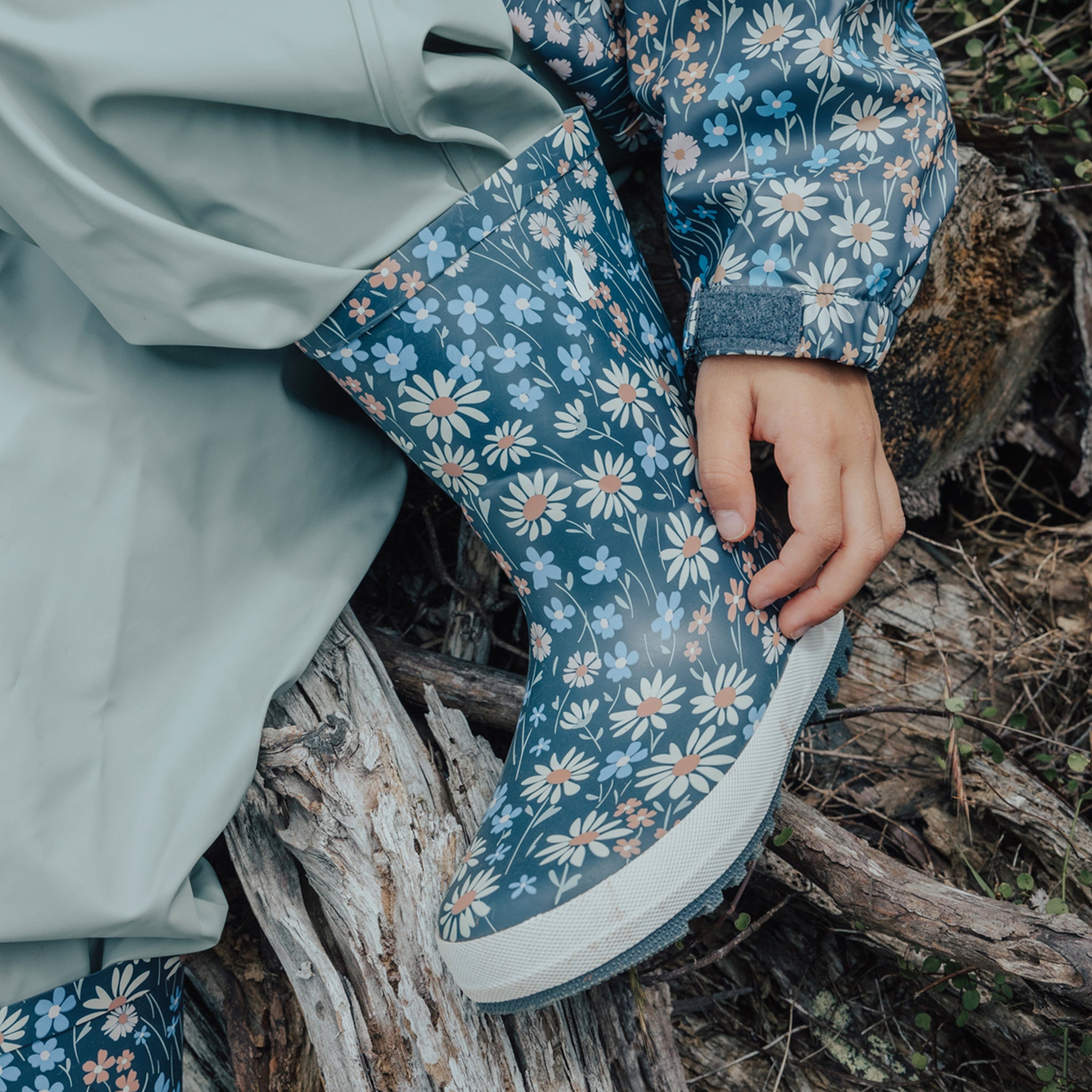 Crywolf Rain Boots - Winter Floral