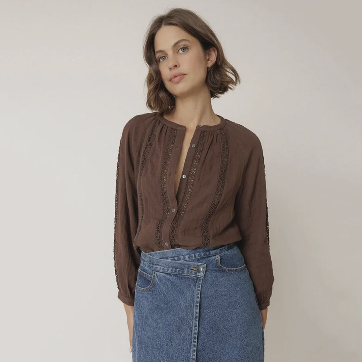 Indi & Cold Double Gauze Lace Shirt - Chocolate