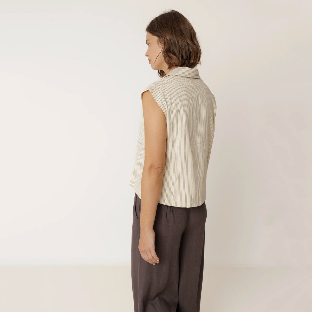 Indi & Cold Flowy Linen Pants - Carbon