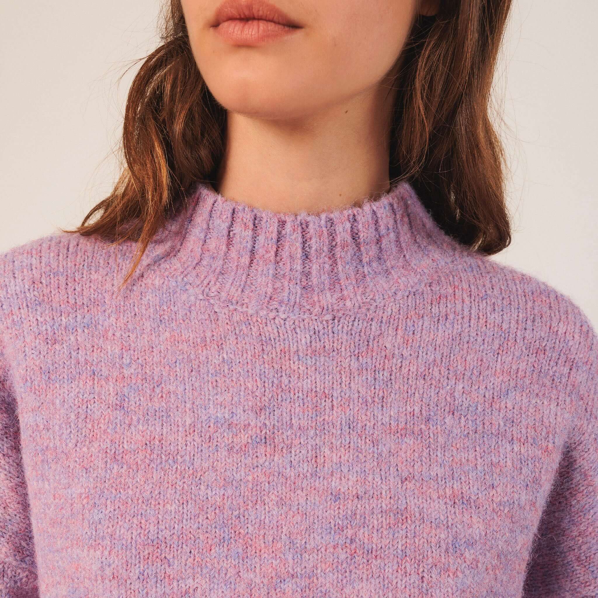 Alt Tag: Indi & Cold Perkins Collar Jersey - Mauve close-up of ribbed Perkins collar in soft mauve knit with relaxed fit