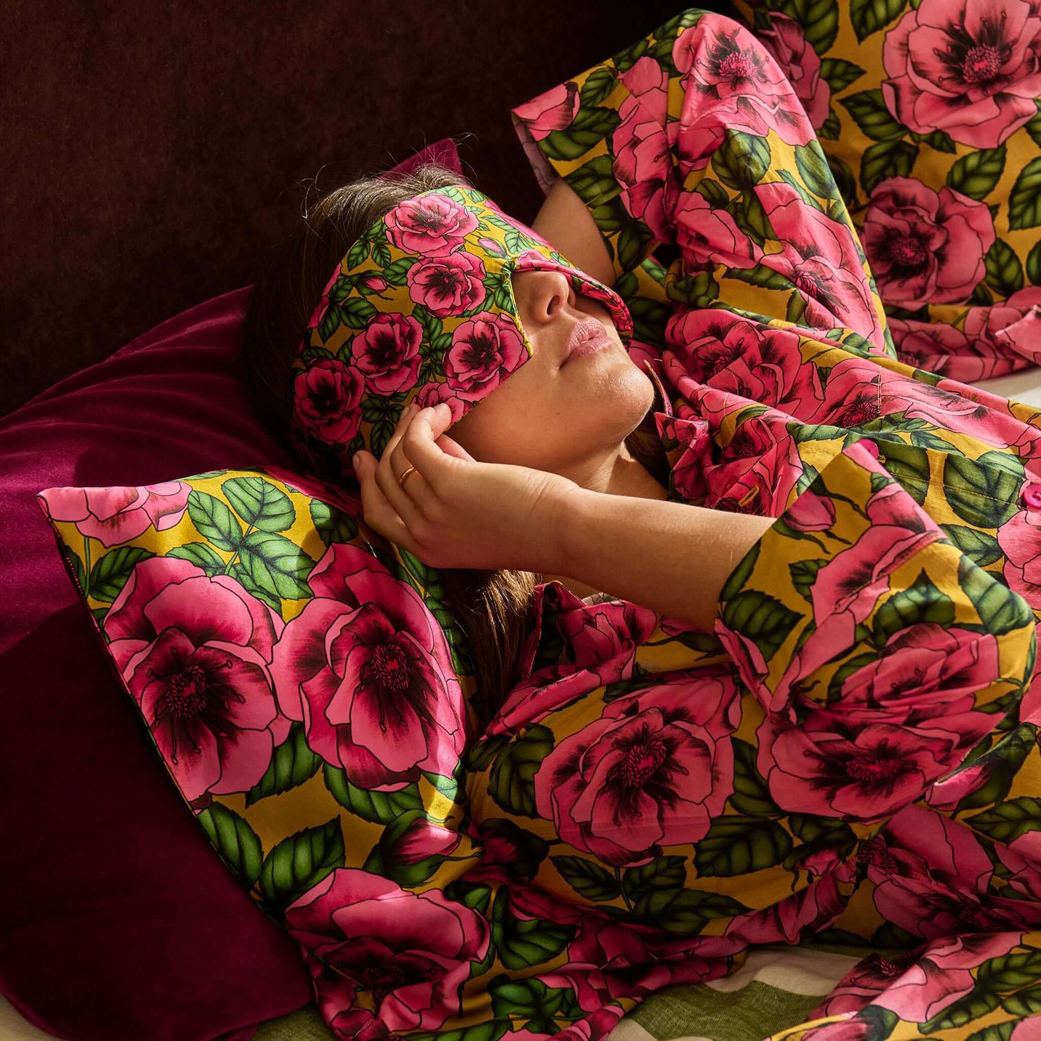Alt Tag: Kip & Co Silk Pillowslip - Golden Peony mulberry silk pillowcase with bold peony floral print for smooth hair and glowing skin