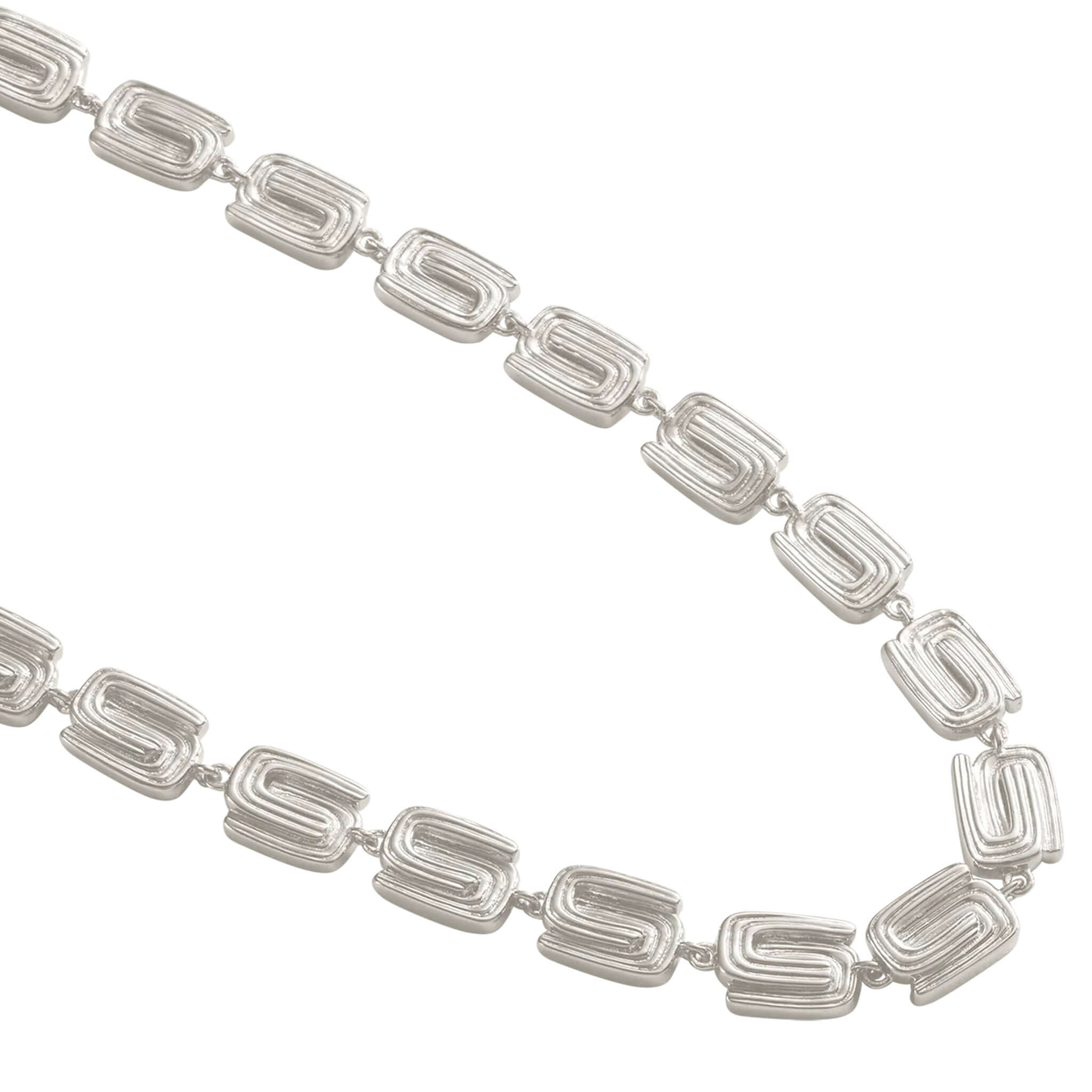 Alt Tag: Kirstin Ash Place Collection Mondo Bracelet in sterling silver with interlinked ripple-textured oval links, statement chain bracelet