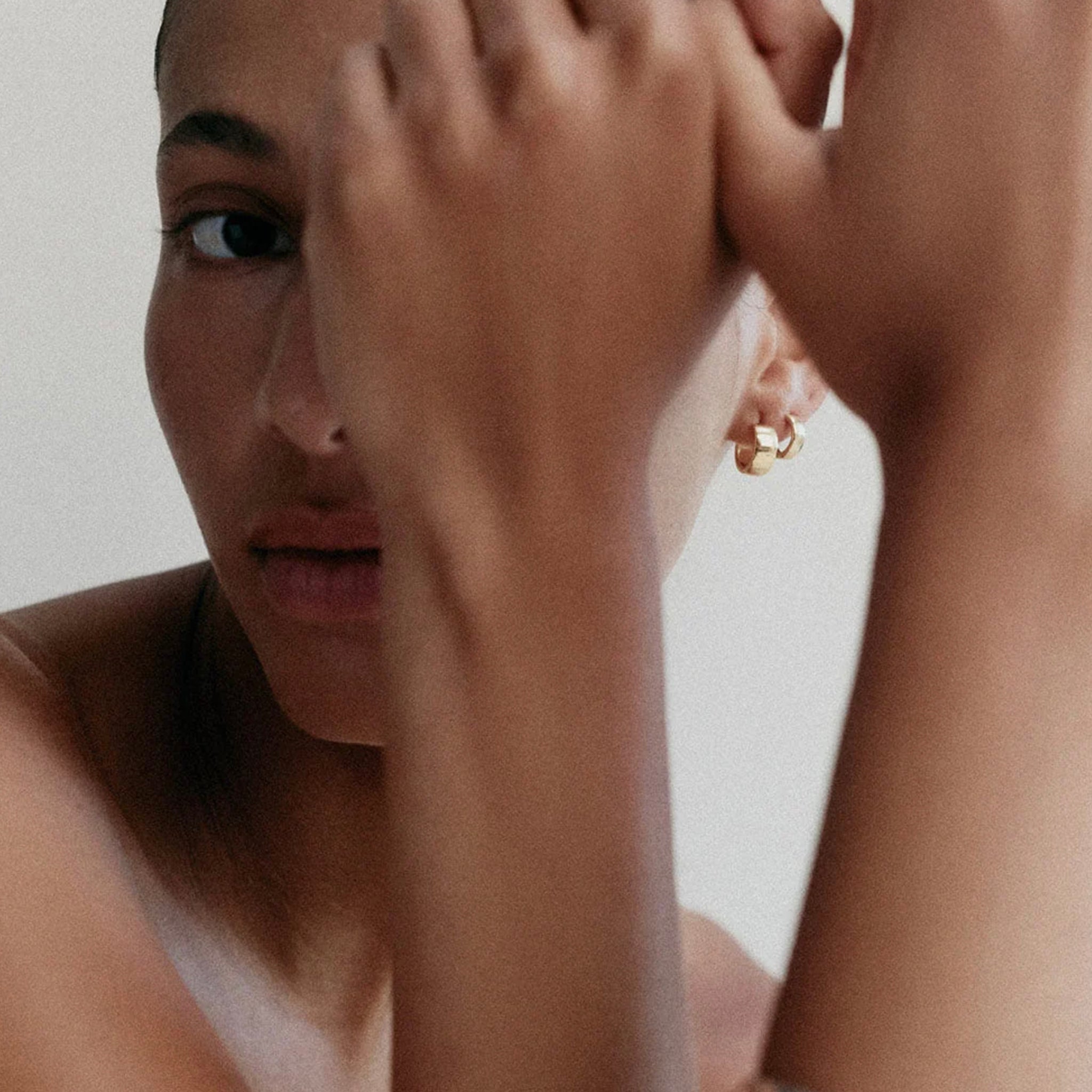 Kirstin Ash Vista Collection Vera Huggie Earrings