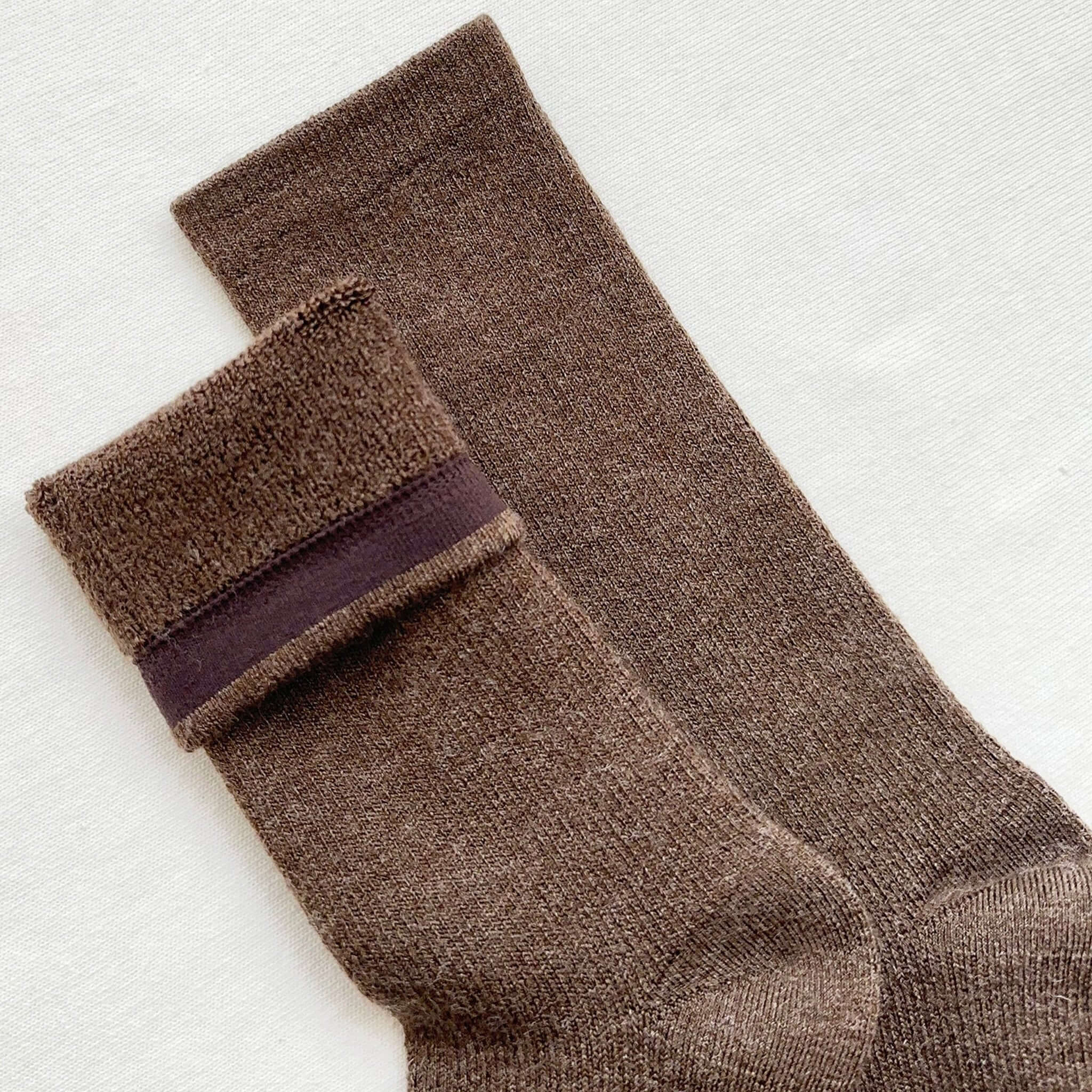 Le Bon Shoppe Camper Socks - Wood displayed in a cozy brown shade, showcasing a cushioned footbed and seamless design.