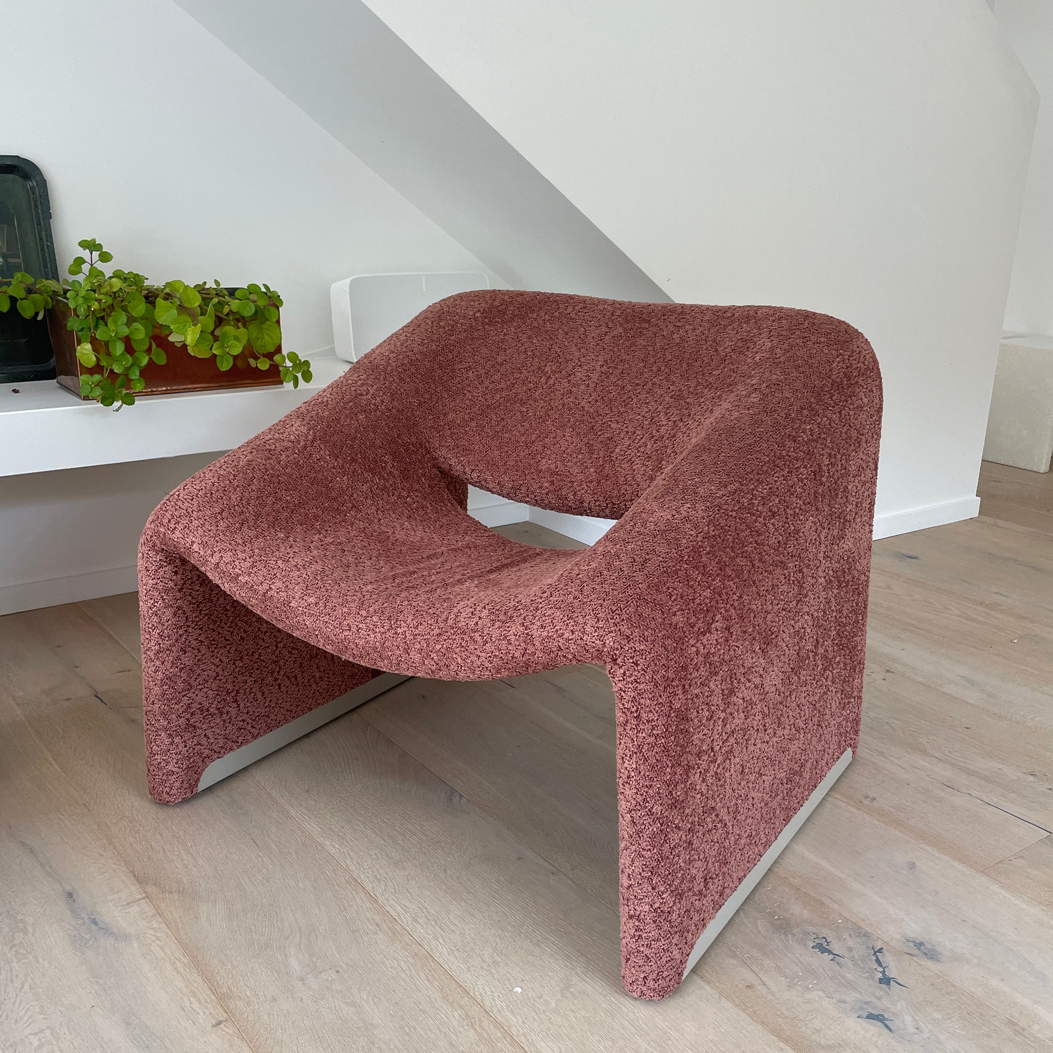 Leisure Boucle Chair - Pink