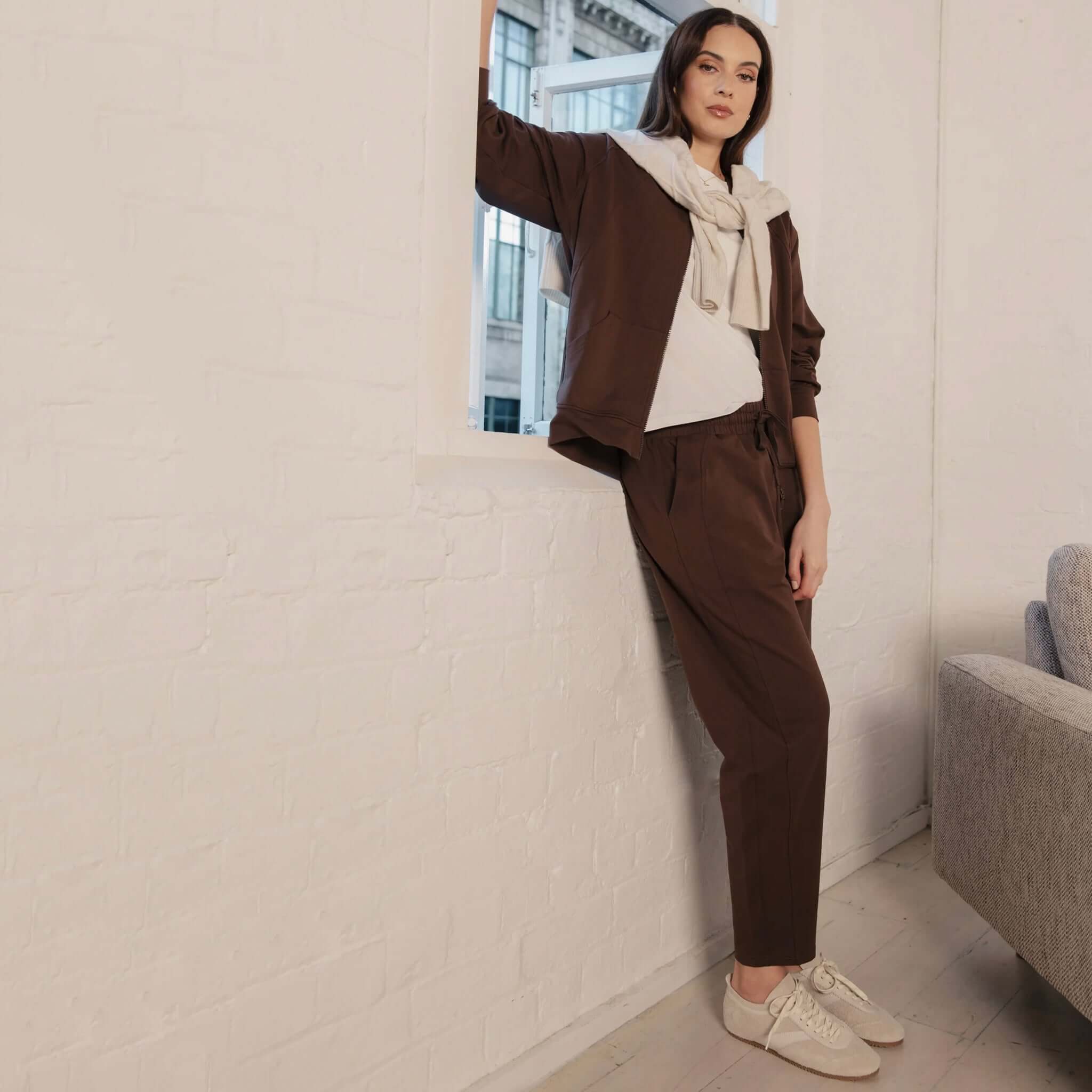 Marlow Barrel Trackie - Java on model, showcasing relaxed fit and stylish design in comfortable brown fabric.