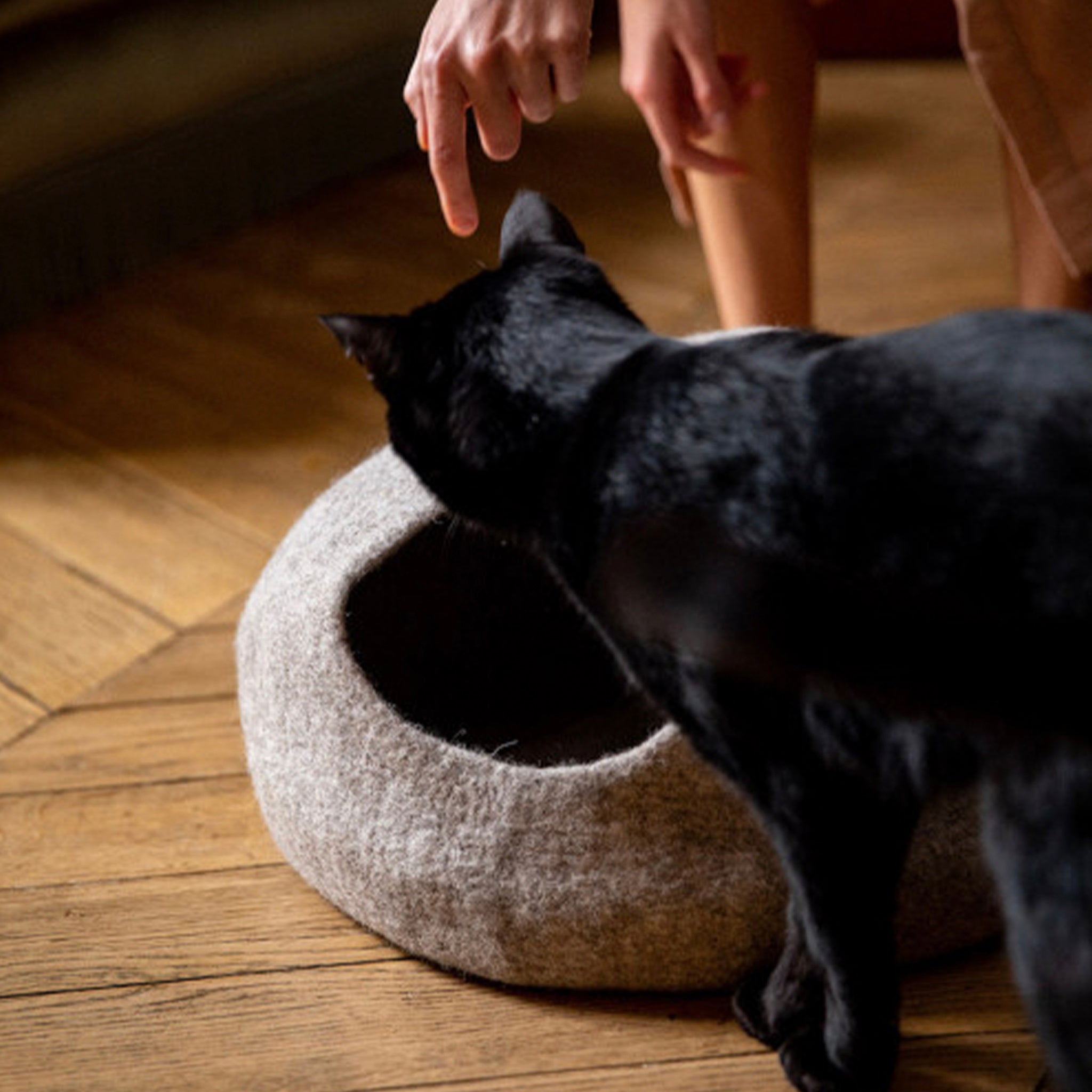 Muskhane Felt Cat Basket - Light Stone