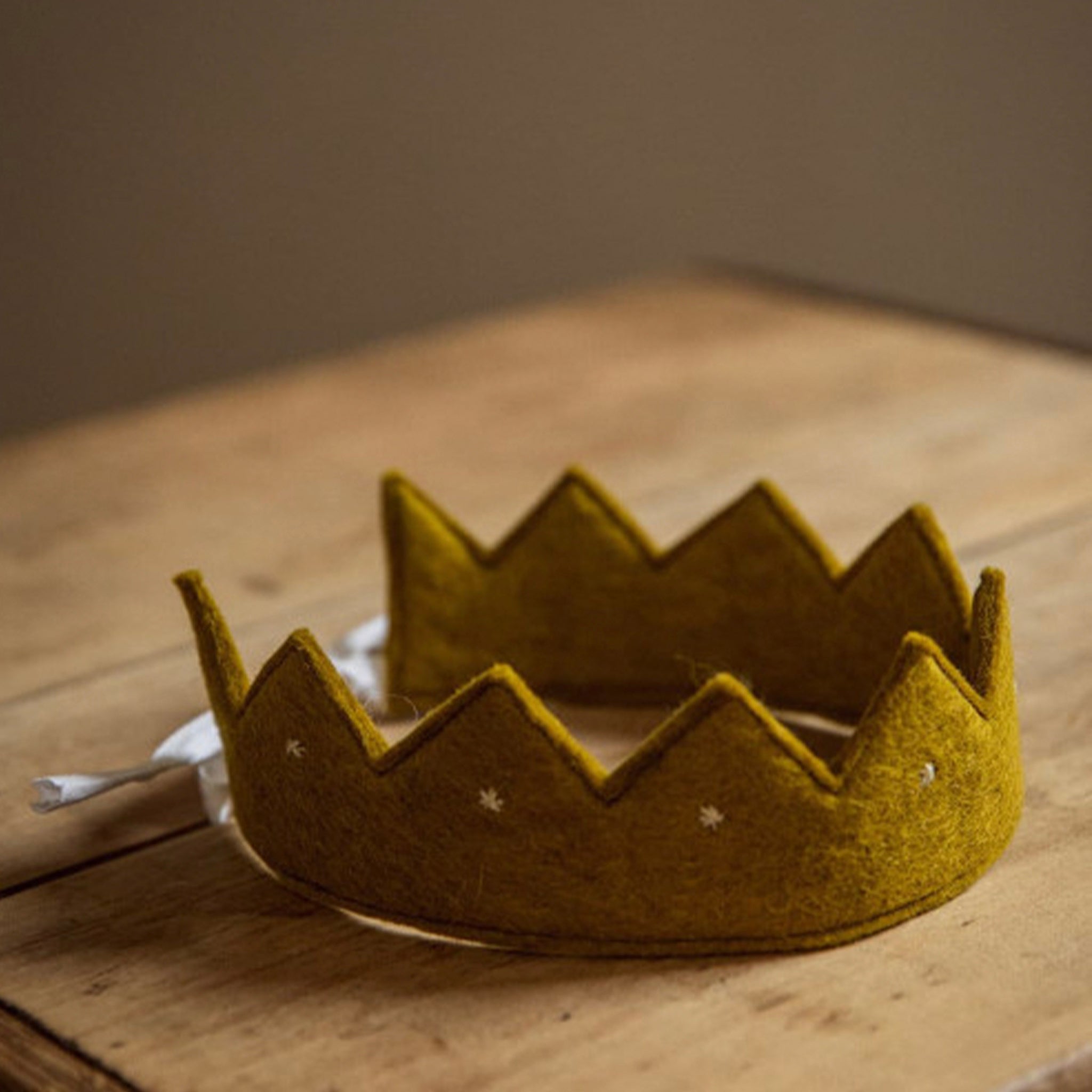 Muskhane Felt Crown - Kumari Small