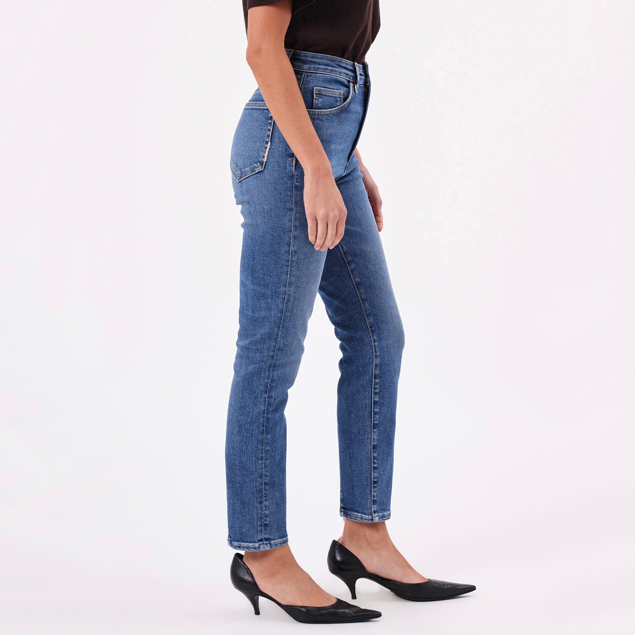 Neuw Lola Mom Iris Jeans - Indigo / Length 28