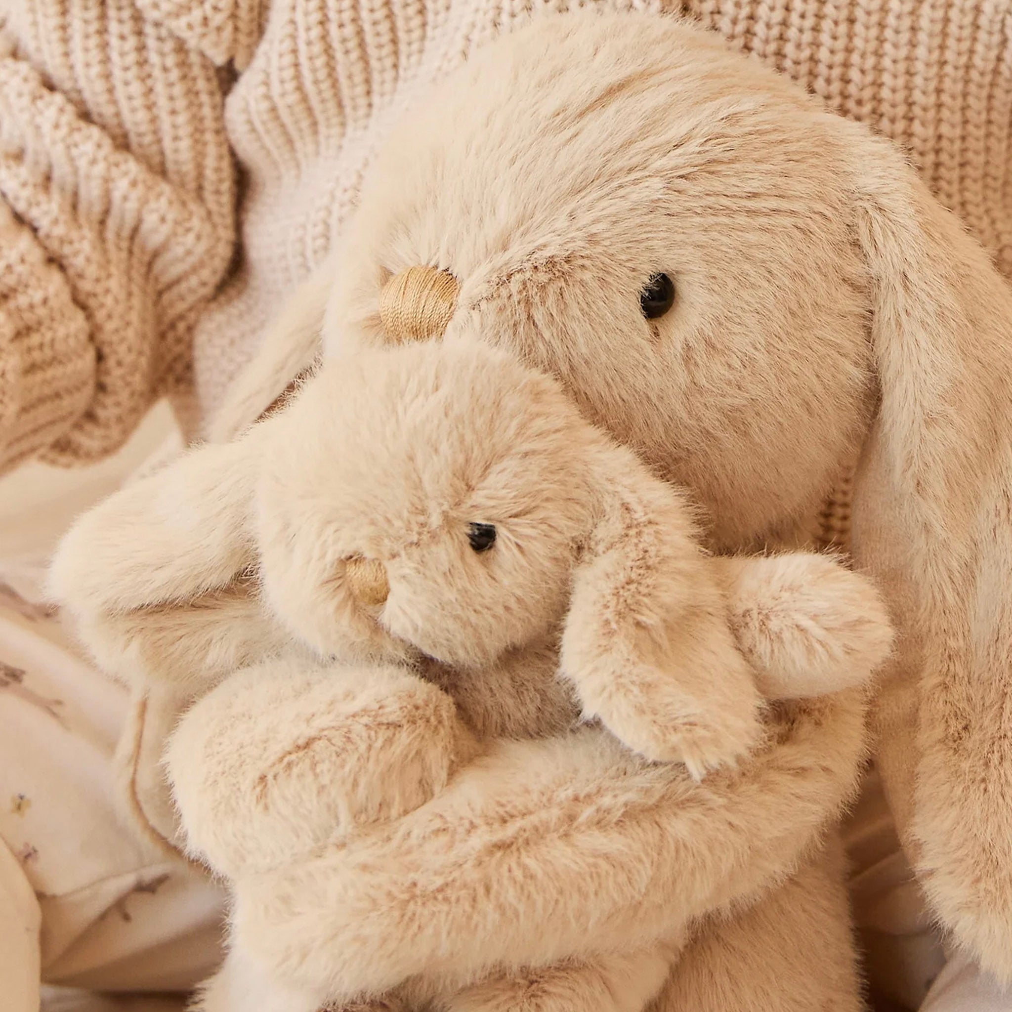 Snuggle Bunnies Frankie the Hugging Bunny - Caramel