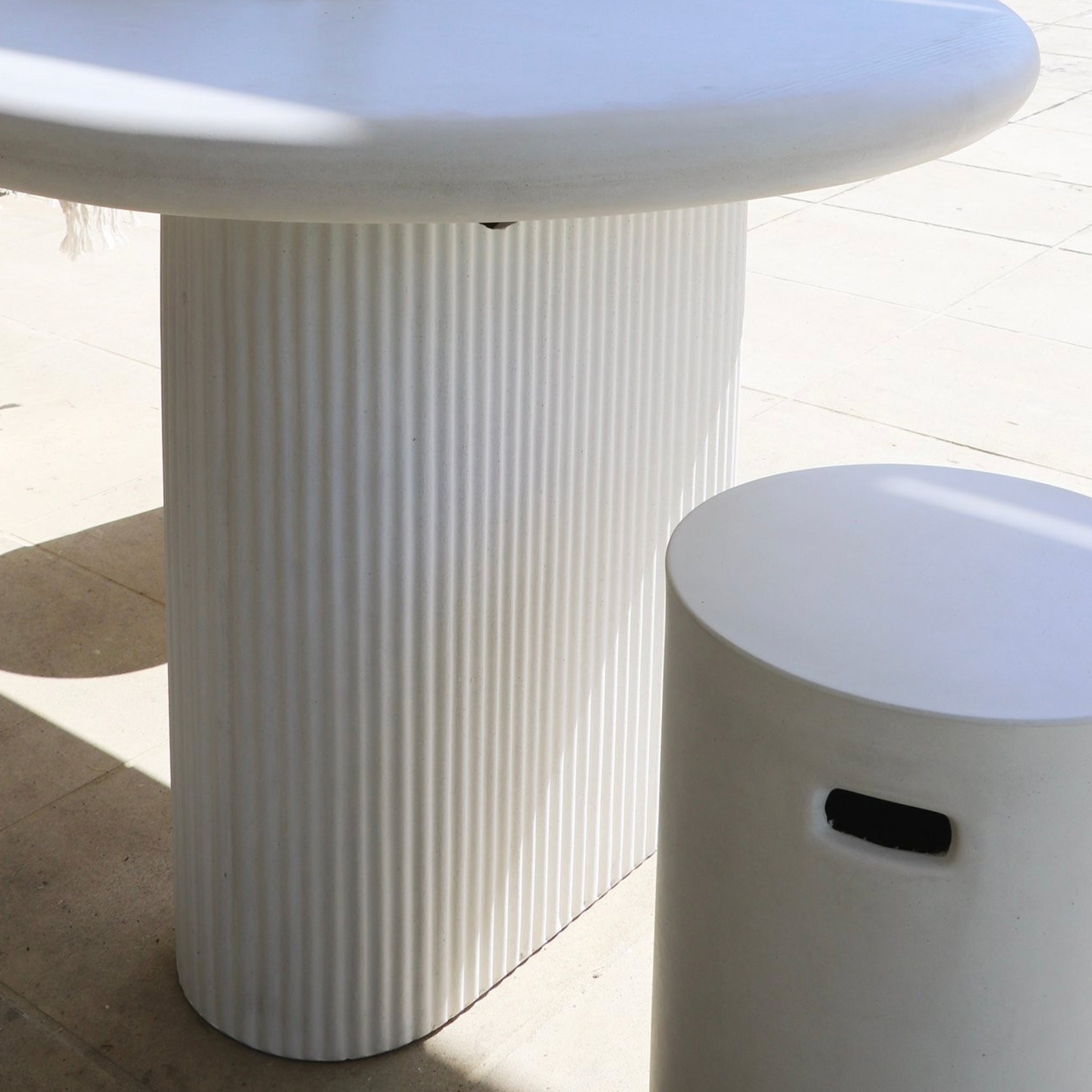 Solona Concrete Table - White