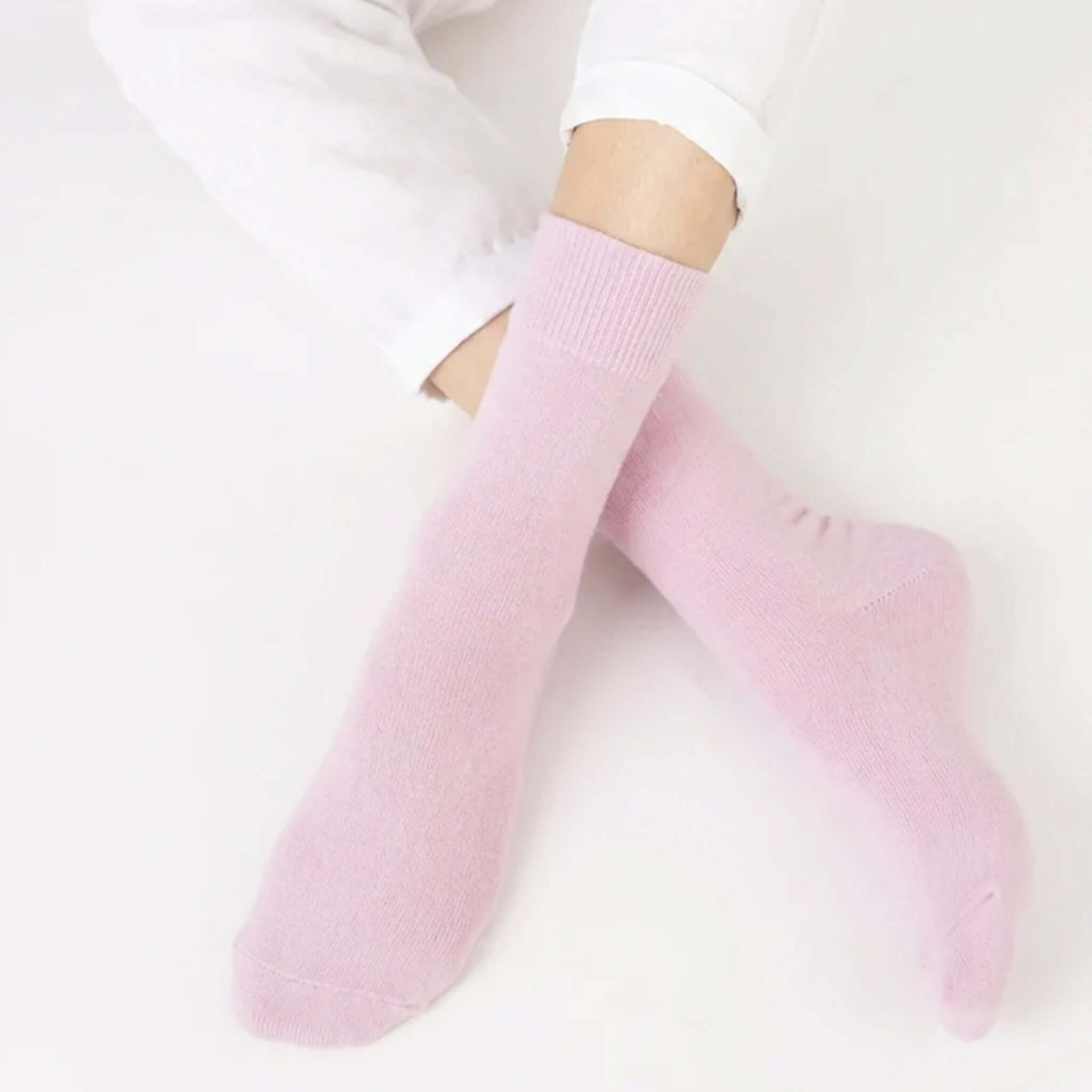 Nooan Hamilton Possum Merino Hamilton Socks - Festive Bloom in pink, perfect for urban footwear and sneakers.